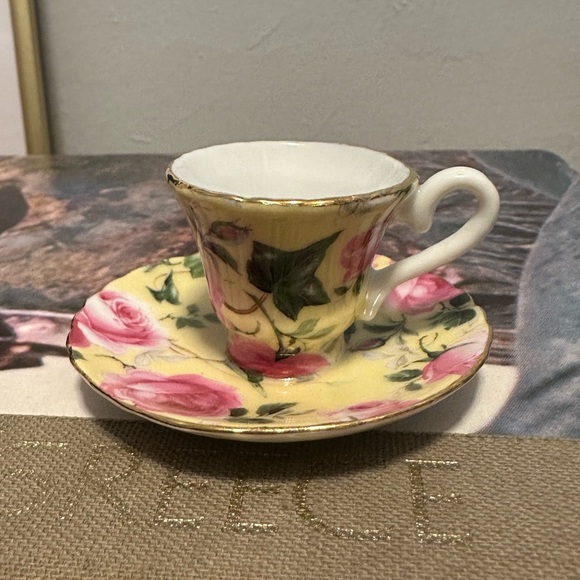 Other - Adorable Miniature Floral Teacup and Saucer - Pink Roses